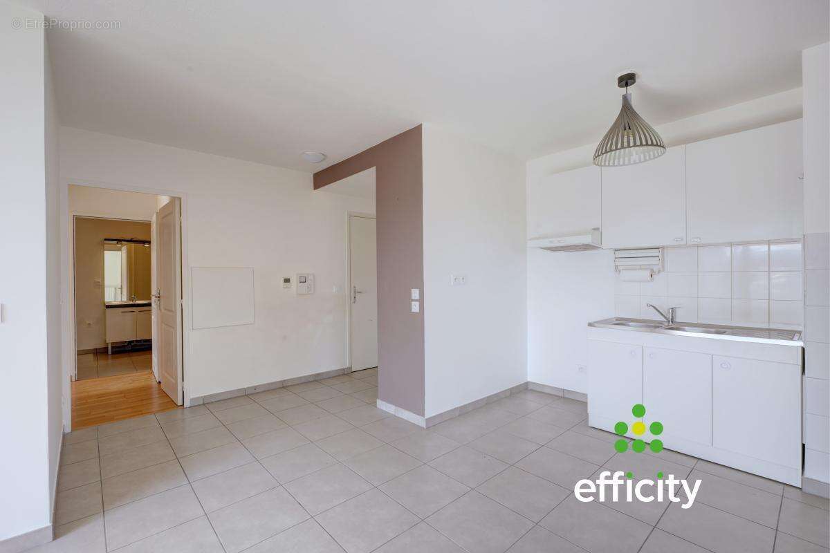 Appartement à PIERRE-BENITE