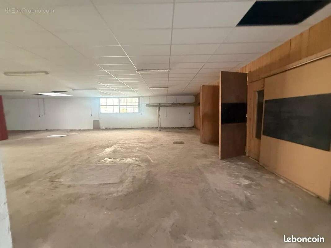 Commerce 380 m² à Villeurbanne  - photo 3
