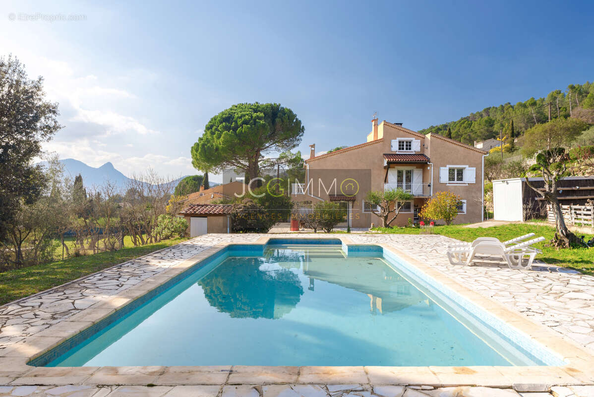 Maison à CAMPS-LA-SOURCE