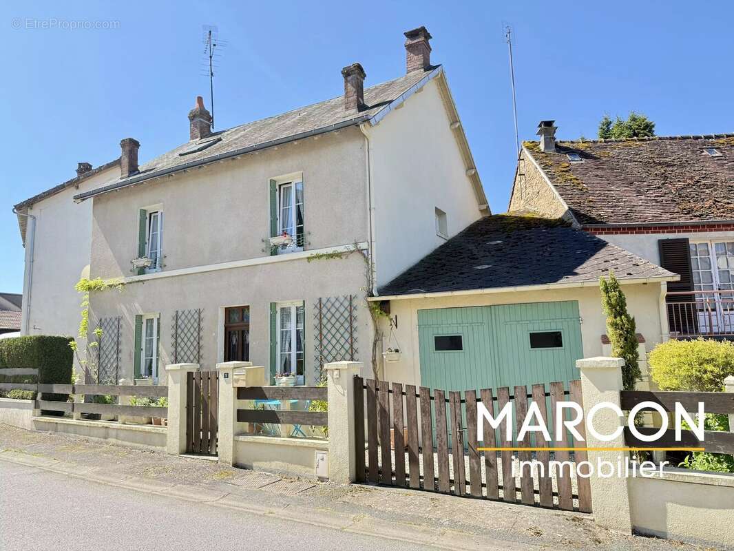 Maison à CHENIERS