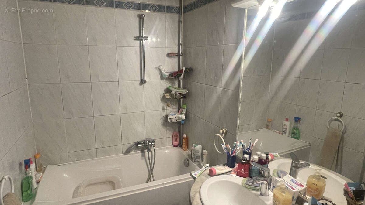 Appartement à MARSEILLE-4E