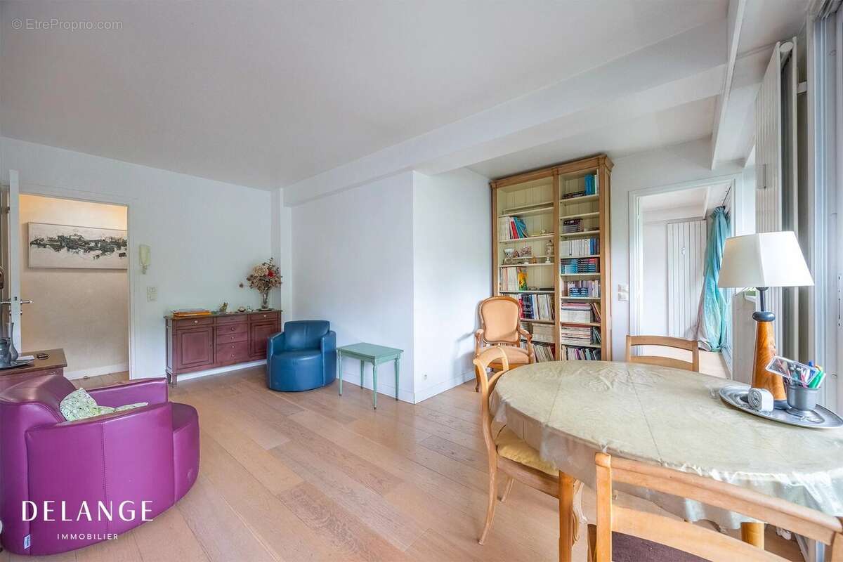 Appartement à PARIS-15E