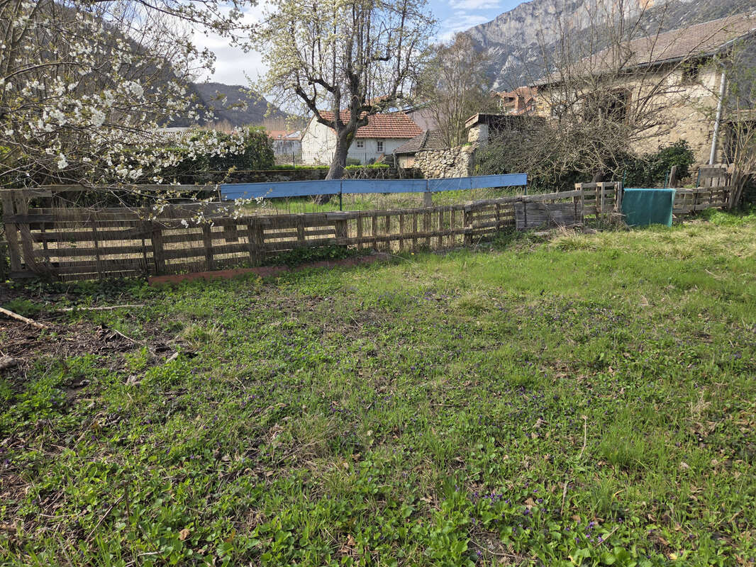 Maison à LES CABANNES