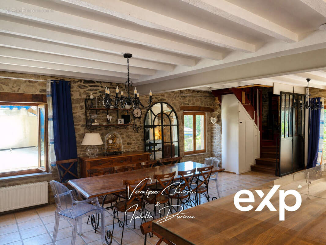 Maison 195 m² à Saint-Andre-La-Cote  - photo 3