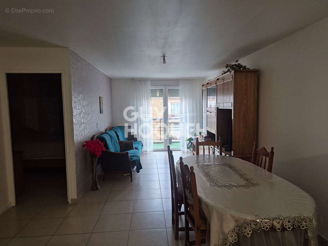 Appartement à LE BLANC-MESNIL