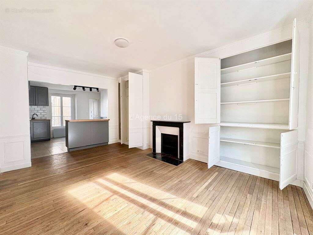 Appartement à PARIS-15E