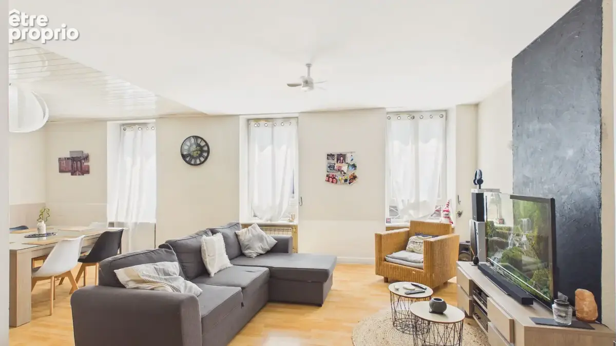 Maison de ville en pierre 140 m² avec cour intimiste, terrasse 26 m² et stationnement couvert - photo 4
