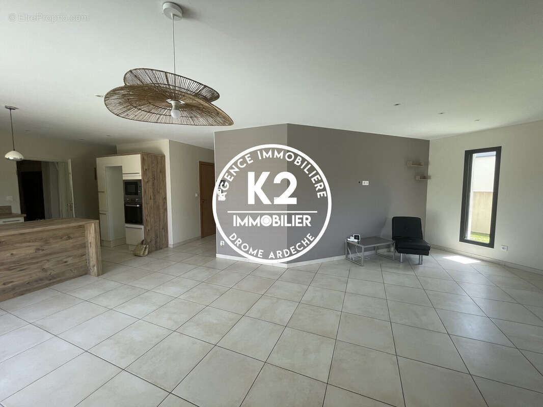 Maison 145 m² à Montelimar  - photo 3