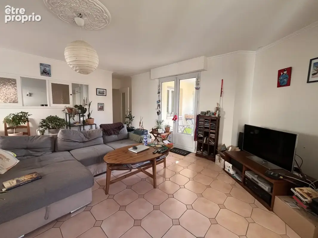 Nantes Centre - quartier Viarme - Grand Appartement T3 - Terrasse - Garage boxé - Cave - photo 5