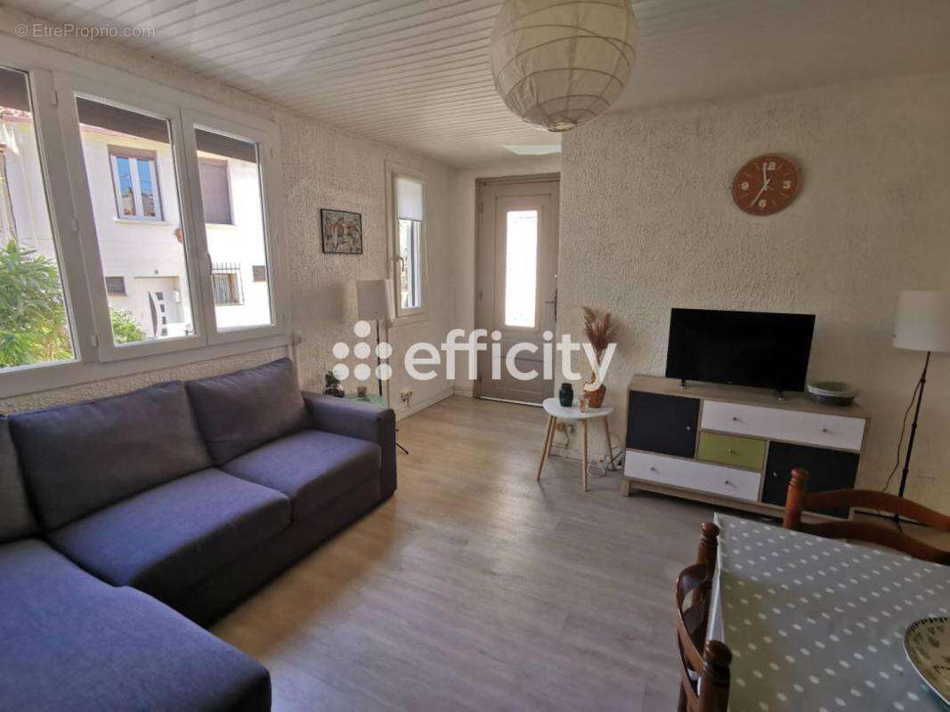 Maison à VILLENEUVE-DE-LA-RAHO