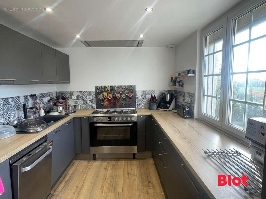 Maison à ARGENTRE-DU-PLESSIS