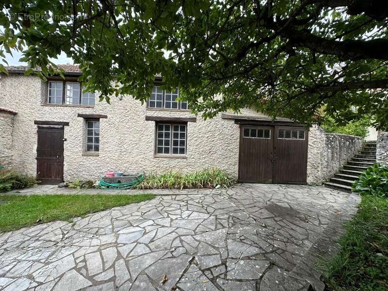 Maison à NEAUPHLE-LE-VIEUX