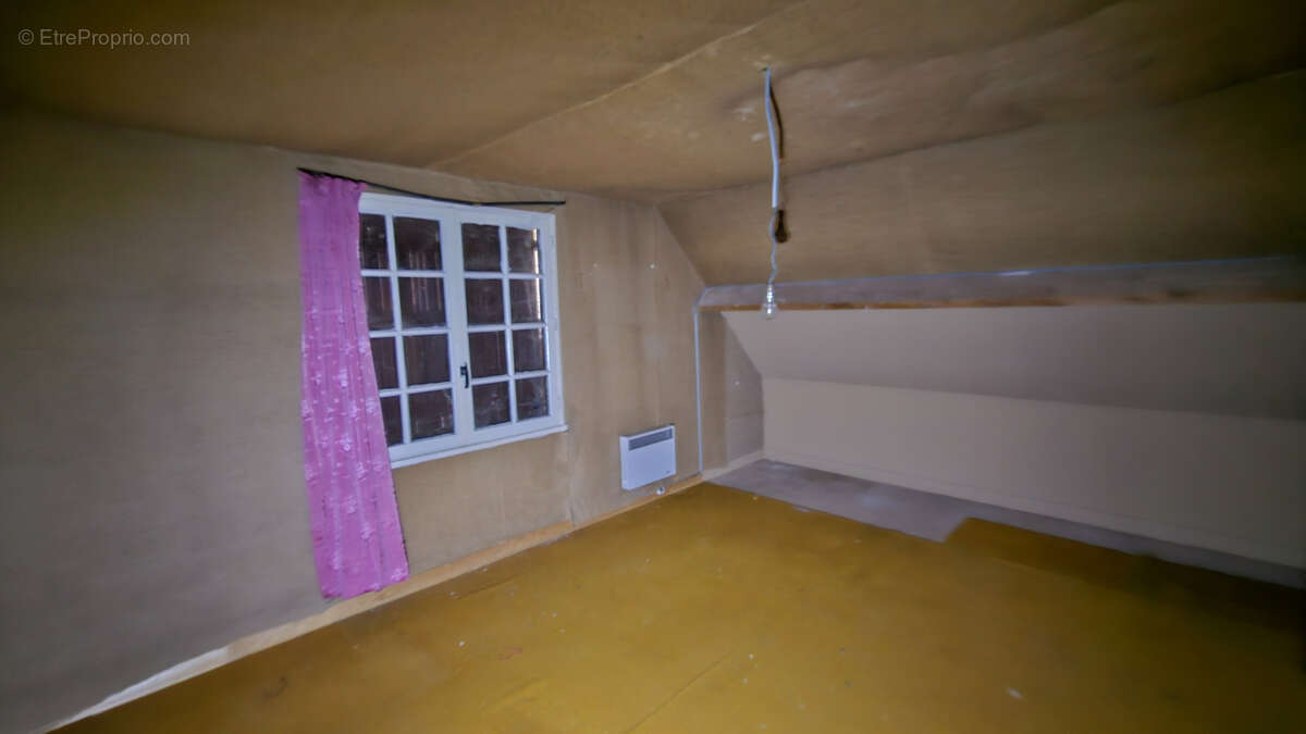 Maison à PRUNAY-LE-GILLON