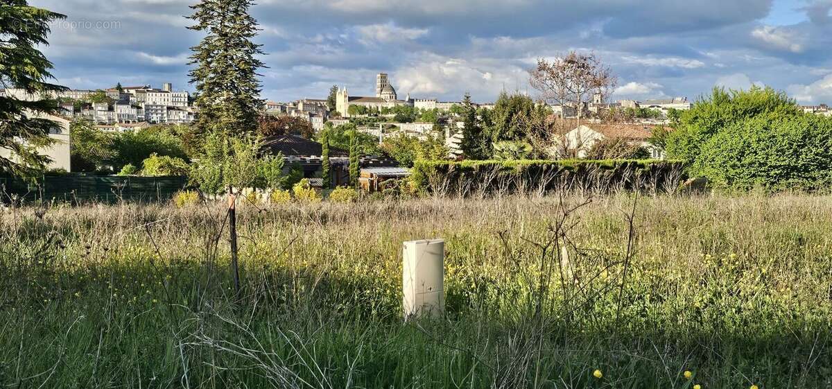 Terrain à ANGOULEME