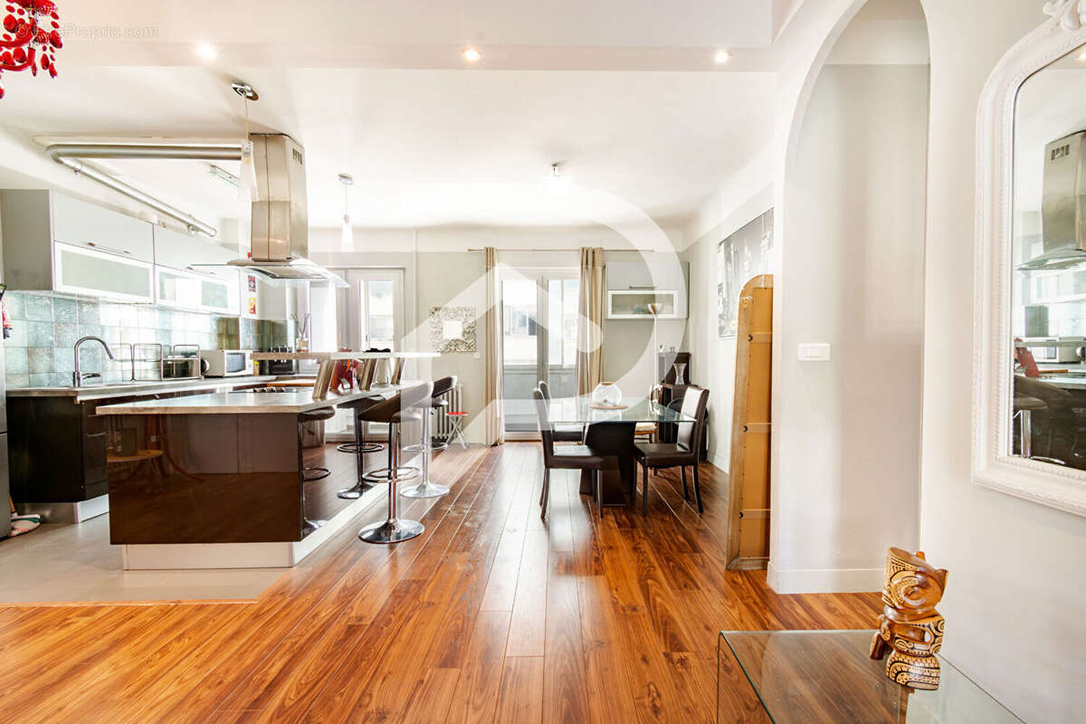 Appartement à MARSEILLE-8E