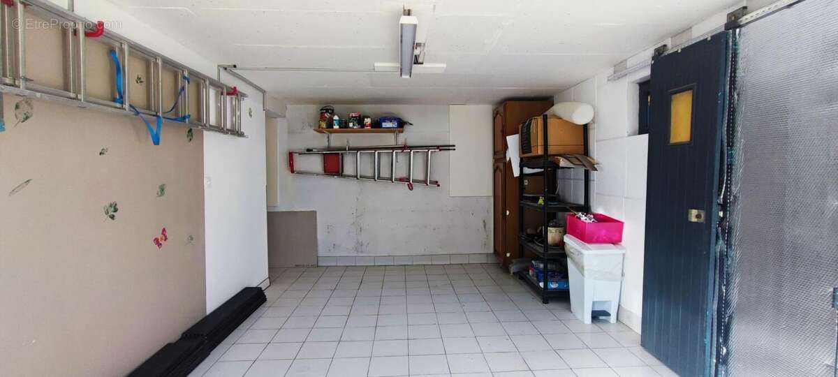 Maison à GREZIEU-LA-VARENNE