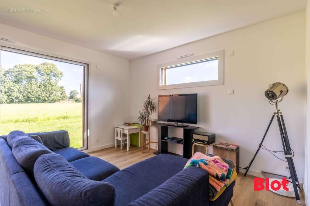 Maison à SAINT-ONEN-LA-CHAPELLE