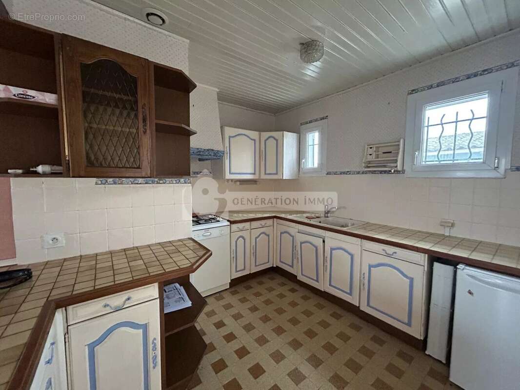 Maison à FONTVIEILLE