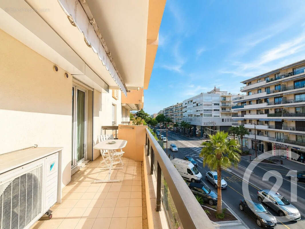 Appartement à LE CANNET