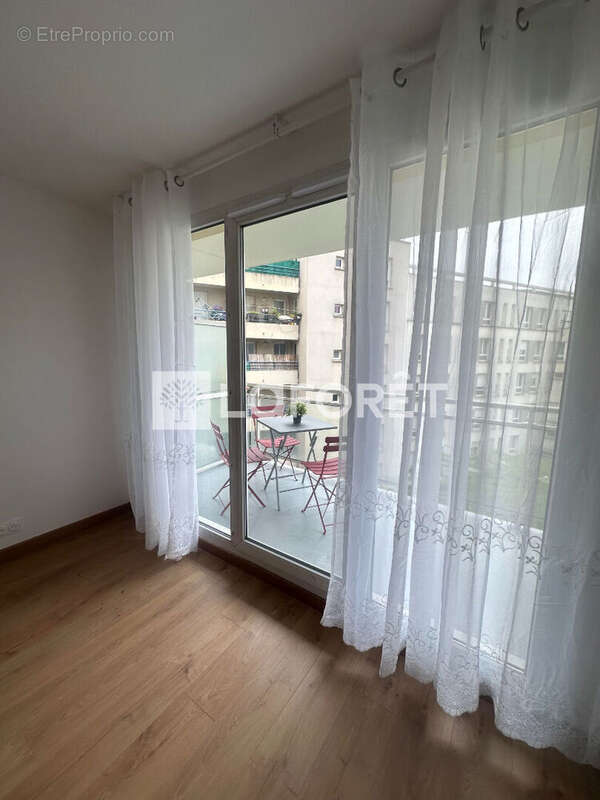 Appartement à AUBERVILLIERS