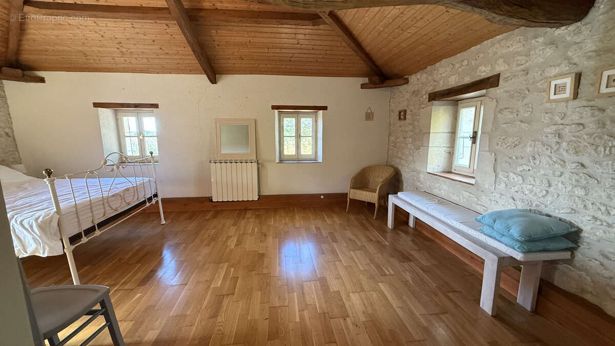 Maison à MORTAGNE-SUR-GIRONDE