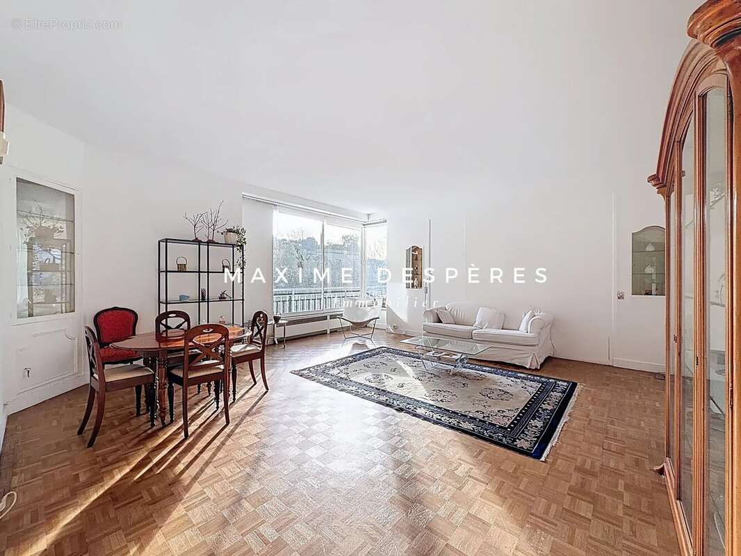 Appartement à NEUILLY-SUR-SEINE