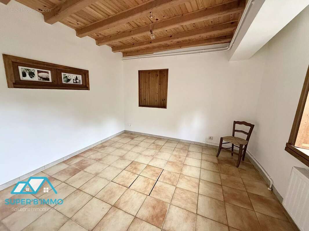 Maison à VILLENEUVE-D&#039;ALLIER