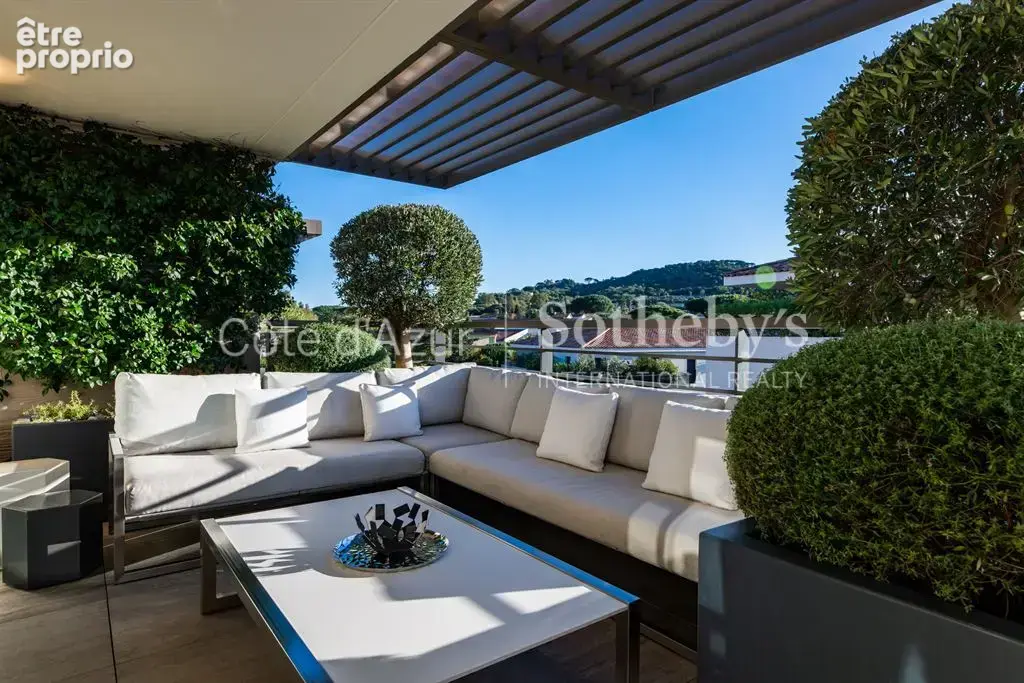 Saint Tropez, penthouse de 130 m² avec trois chambres et 40 m² de terrasses - photo 16
