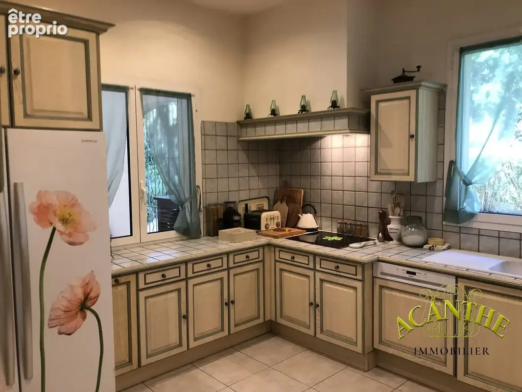 Maison 340 m² à Castries  - photo 8