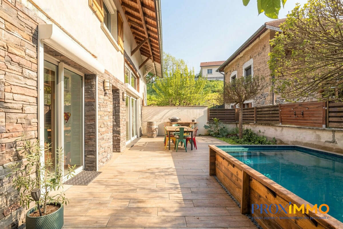Maison 100 m² à Saint-Cassien  - photo 2