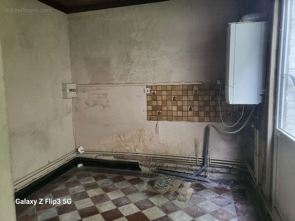 Local commercial 160 m² plus 60 M² jardin - photo 9