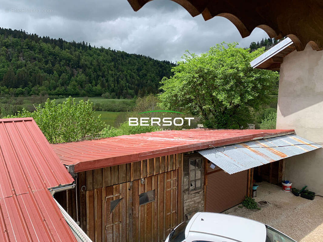 Appartement à LA CLUSE-ET-MIJOUX