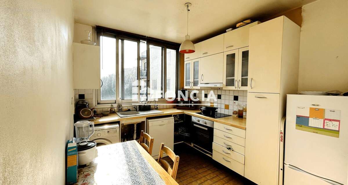 Appartement à FRESNES