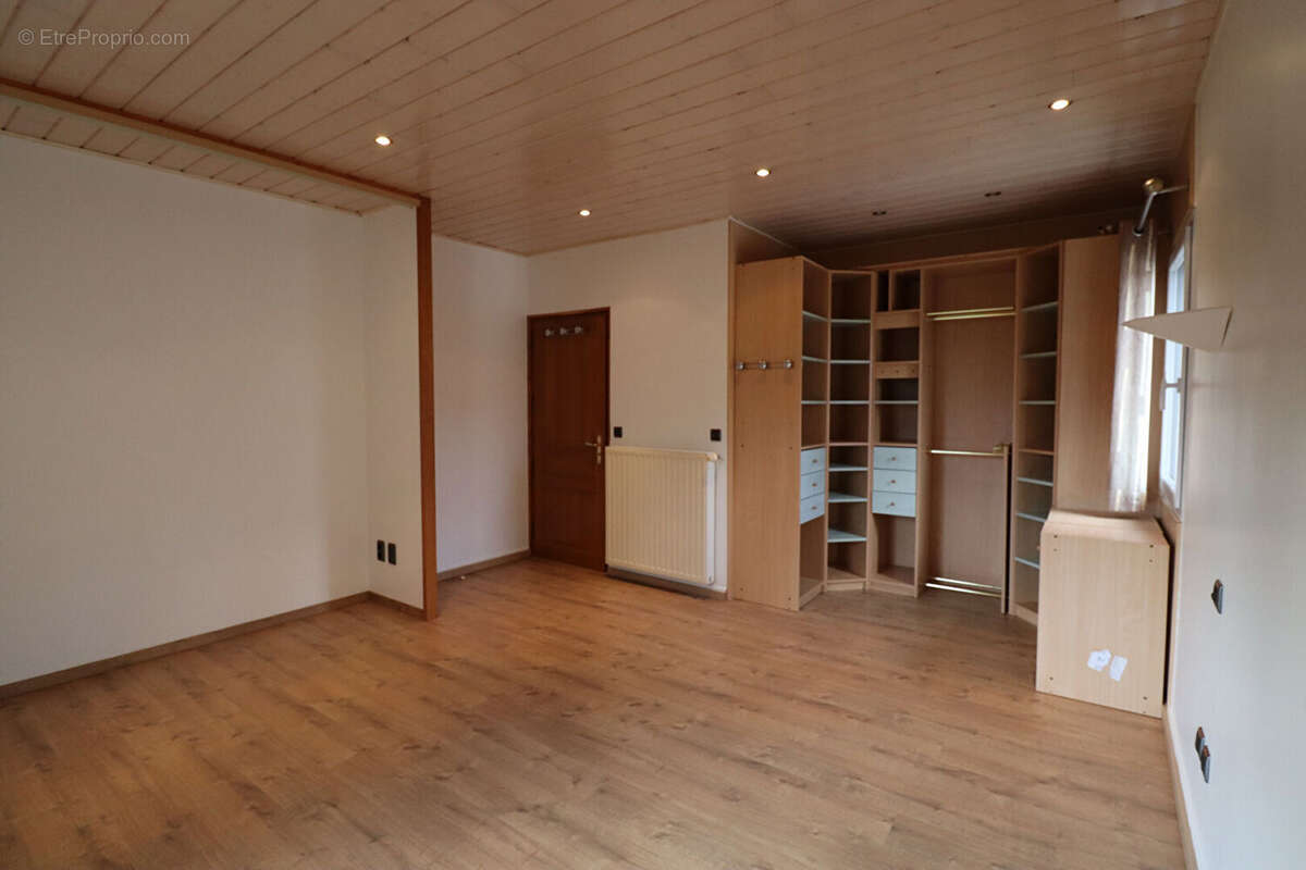 Maison à SAINT-CIERGE-SOUS-LE-CHEYLARD