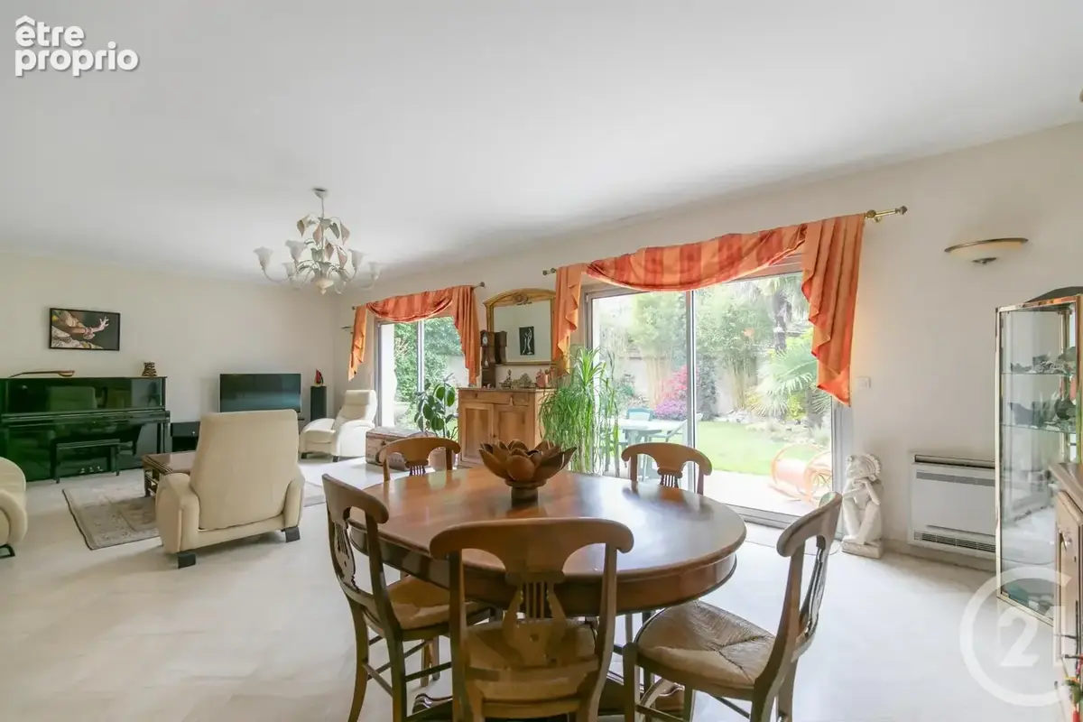 Maison 154 m² à Saint-Maur-Des-Fosses  - photo 6