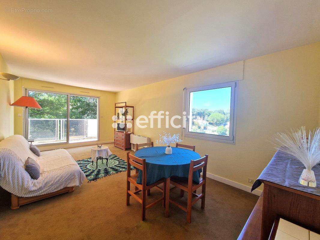 Appartement à VAUX-SUR-MER