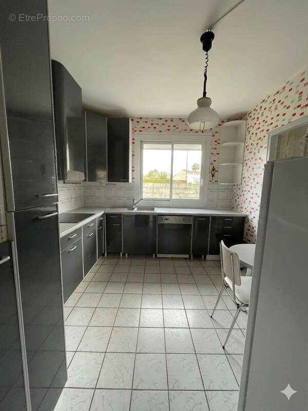 Maison à FRONTENAY-ROHAN-ROHAN