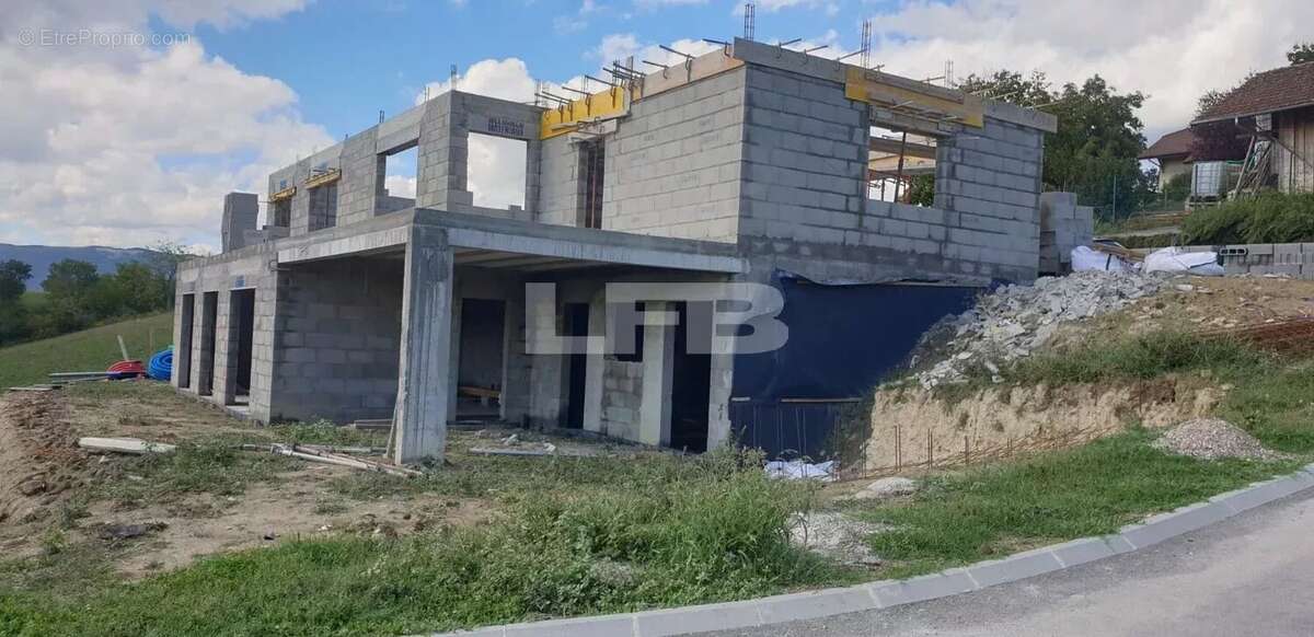 Appartement à HAUTEVILLE-SUR-FIER