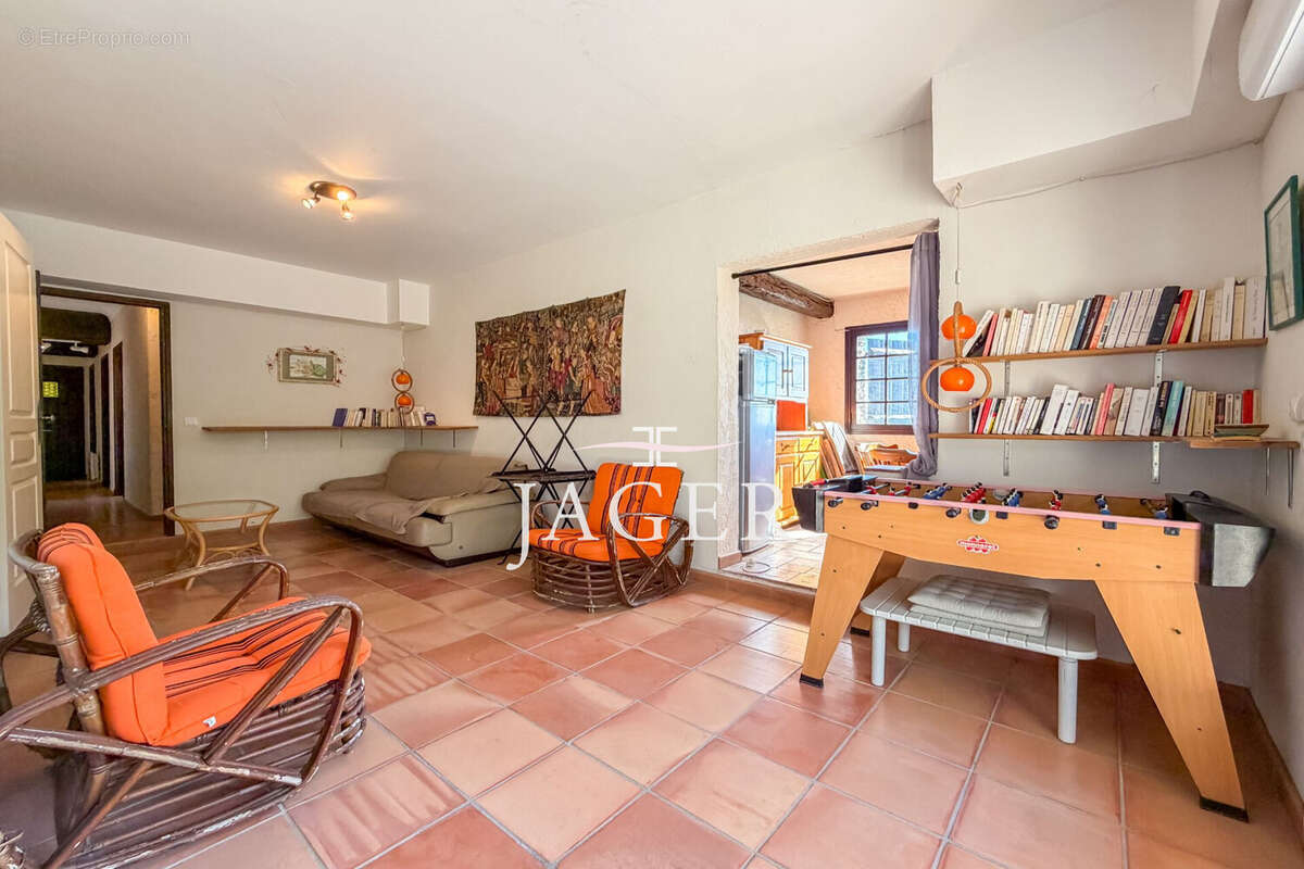 Maison à LES ISSAMBRES