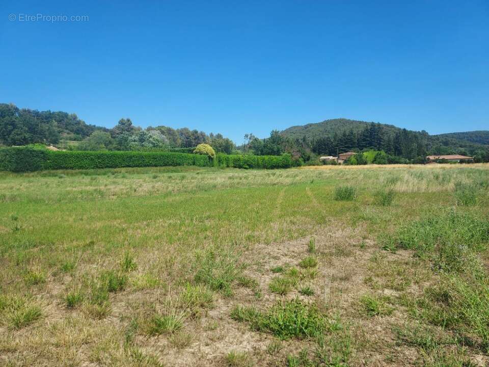 Terrain 1001 m² à Salernes  - photo 3