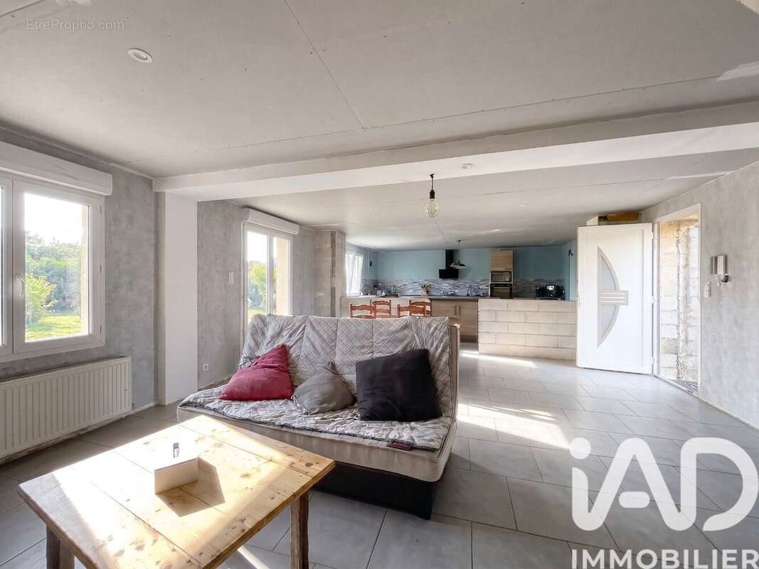 Maison 130 m² à Villethierry  - photo 3
