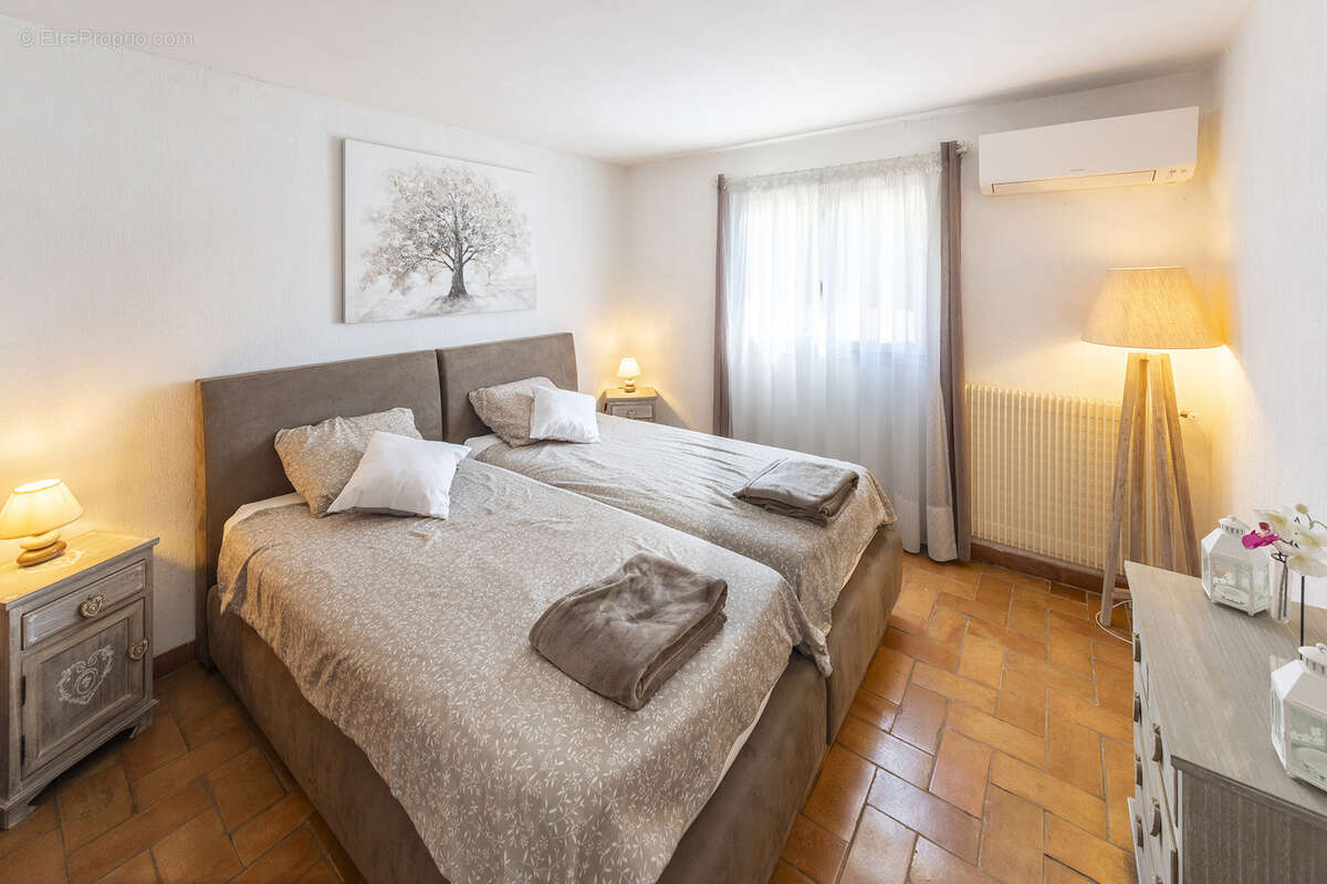 Maison à LES ISSAMBRES