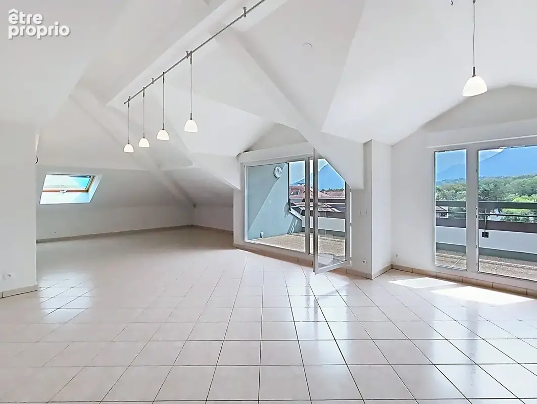 Appartement type attique La Roche Sur Foron 4 pièce(s) 96 m2 - photo 2