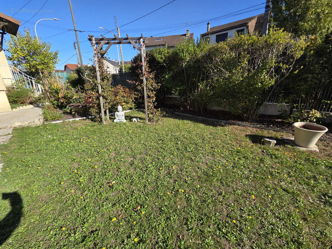 Maison à SAVIGNY-SUR-ORGE