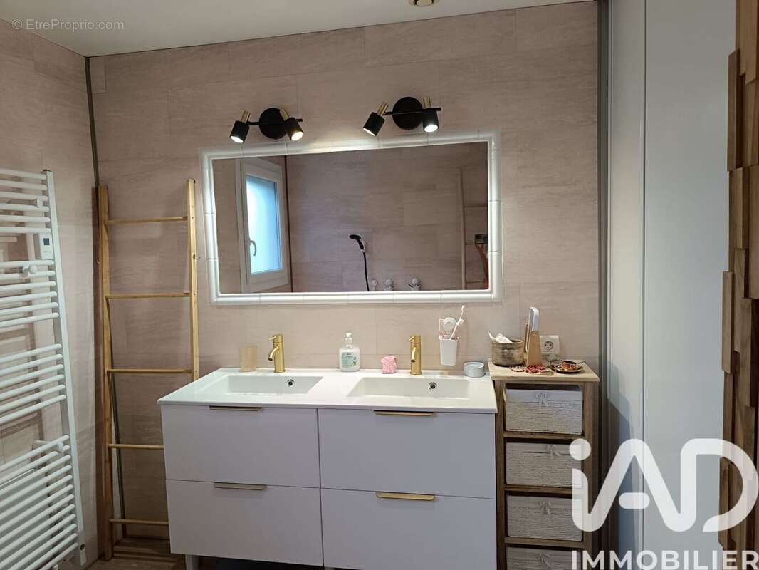 Photo 9 - Maison à ROMANS-SUR-ISERE