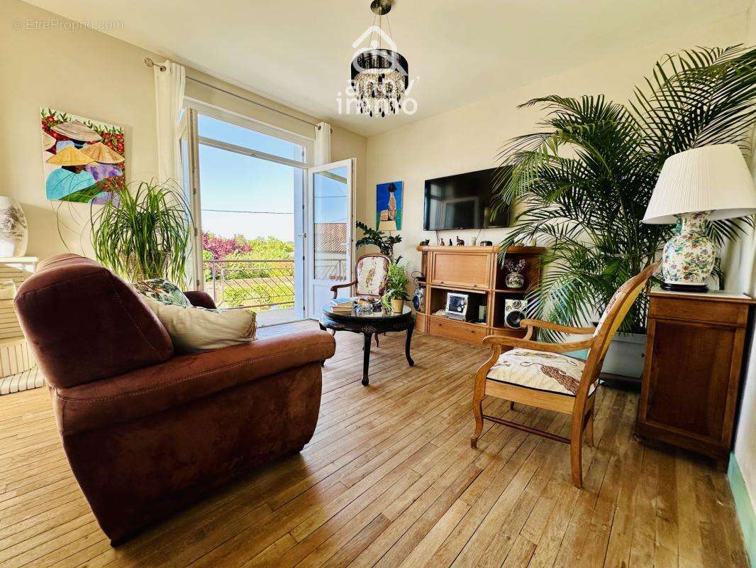 Maison à CHATEAUNEUF-SUR-CHARENTE
