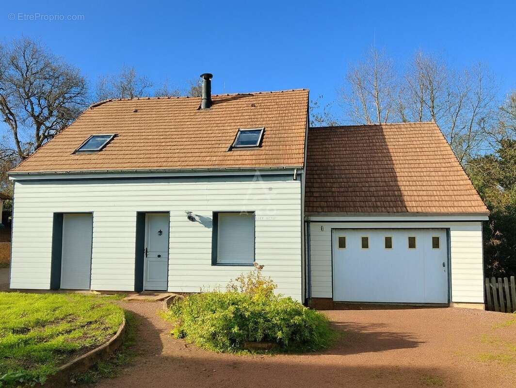 Maison à NOTRE-DAME-DU-PE