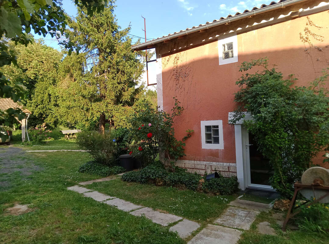 Maison à ROM
