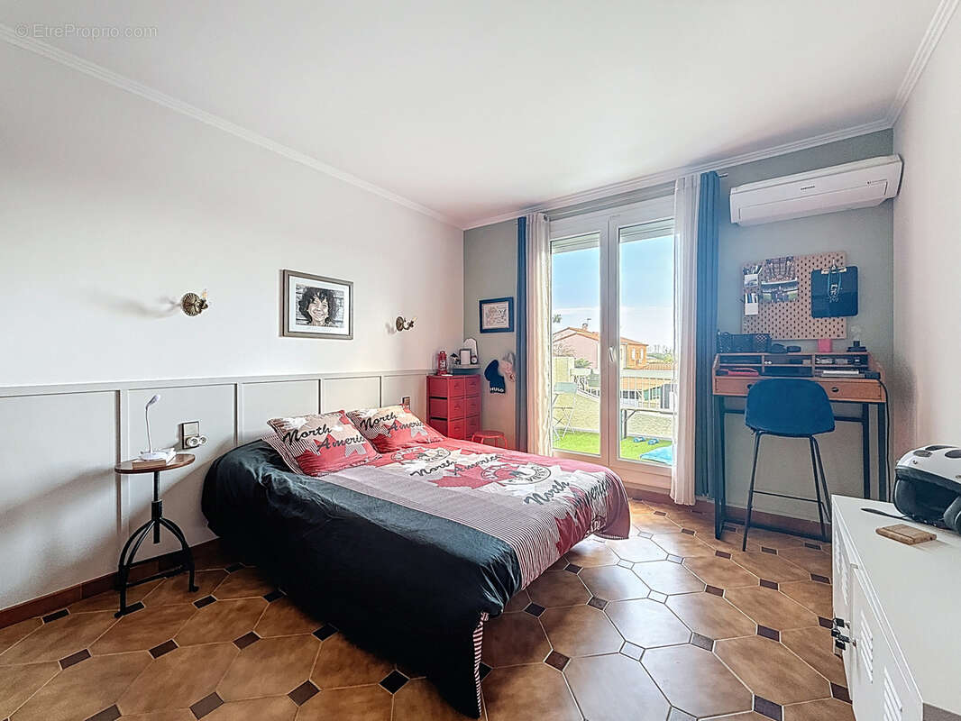 Maison à VILLENEUVE-DE-LA-RAHO