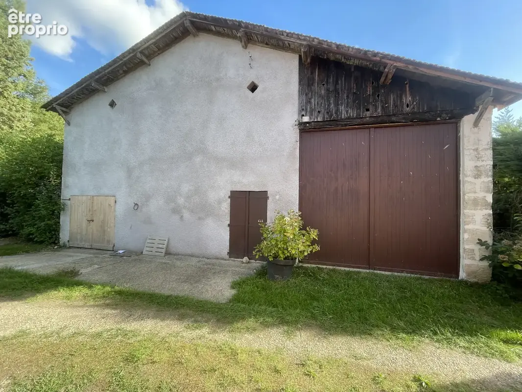 Un trésor de maison de 217 m2 de plain pied, annexes et terrain arboré de 1.8 hectares, Noaillac 33190 - photo 31
